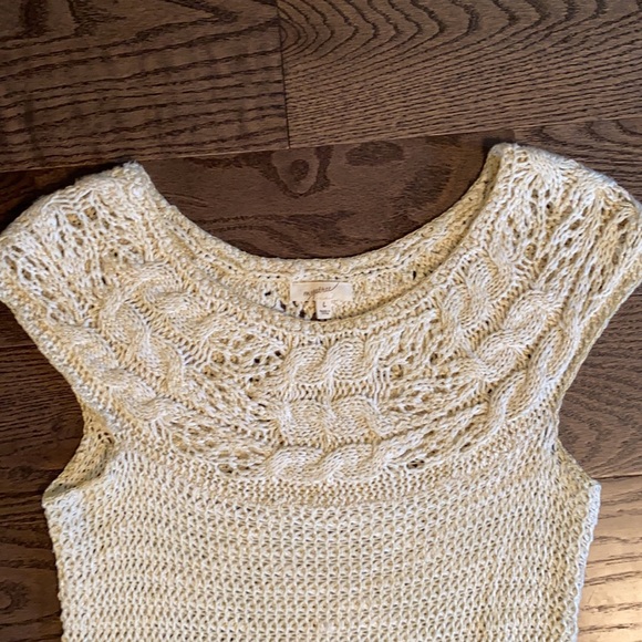 MYSTREE cream woven sleeveless peplum sweater.  Large. - Picture 3 of 9